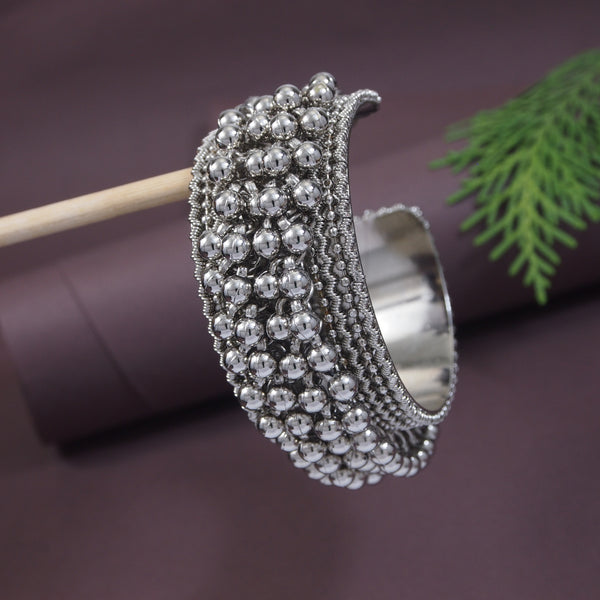 Sarisha Oxidised Cuff Kada