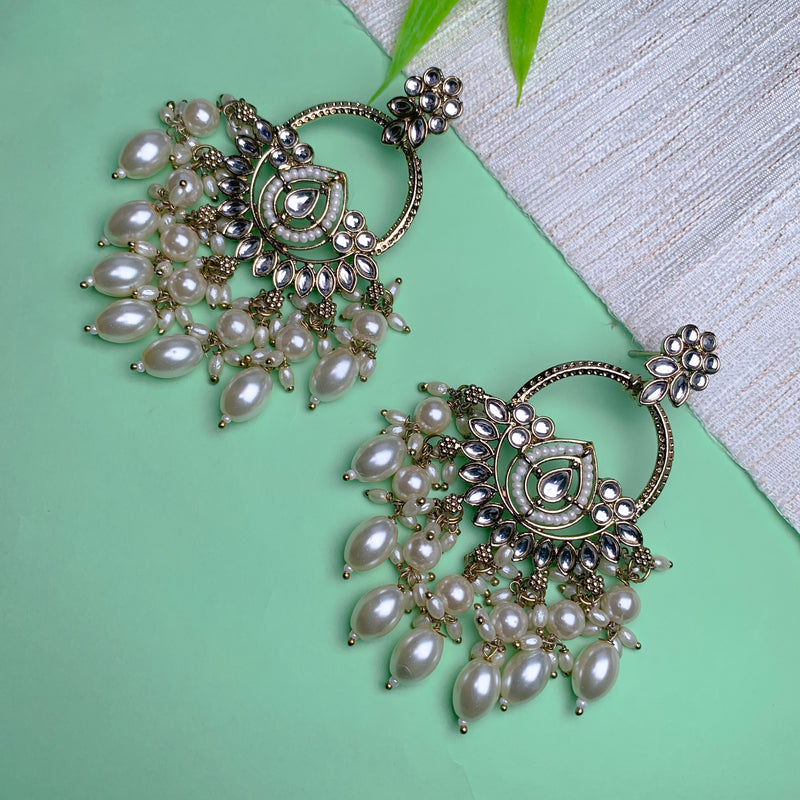 Mridhi White Earrings