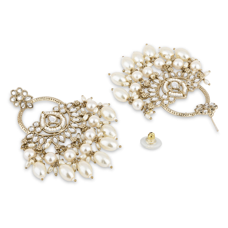 Mridhi White Earrings