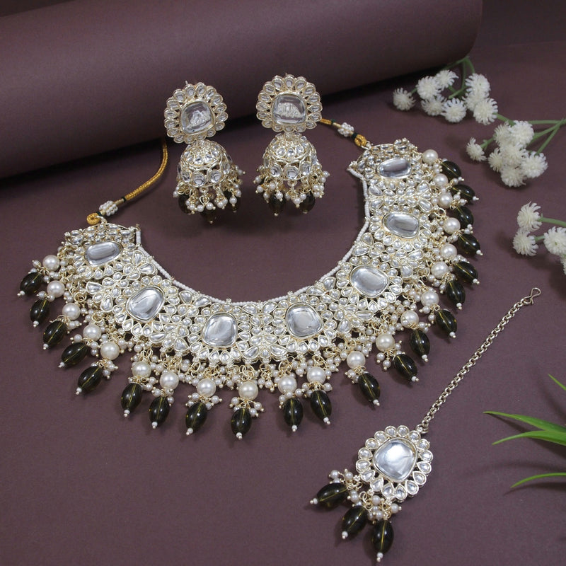 Lavishka Mehendi Choker Set