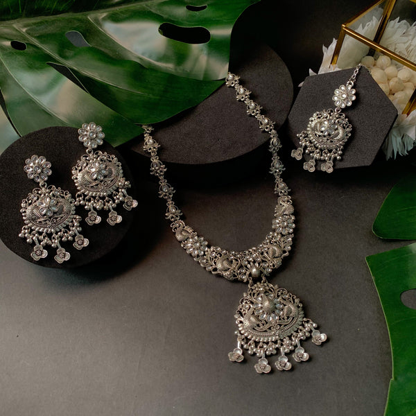 Hastee Necklace Set