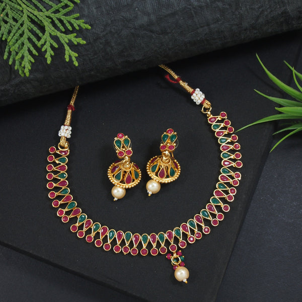 Pragya Necklace Set