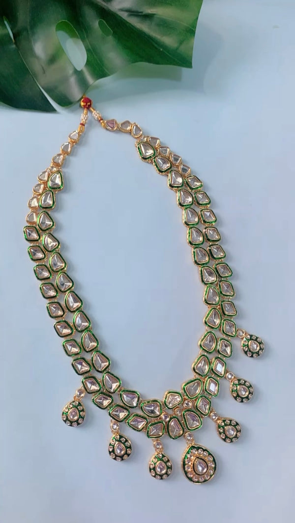 Vivaan Green Necklace For Men