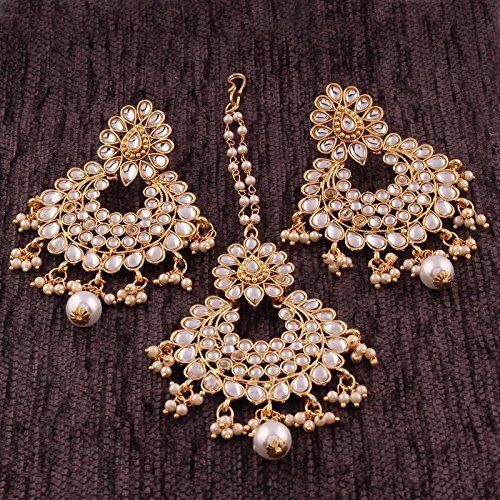 Amutha Maangtikka earring set